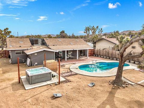 Photo of 7552 Elk Trail, Yucca Valley, CA 92284 (MLS # 219147284DA)