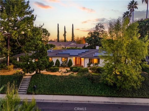 Photo of 12010 Susan Dr, Granada Hills, CA 91344 (MLS # SR26010050)