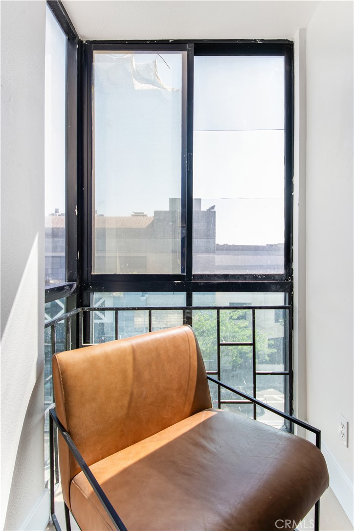 222 S Central 428
