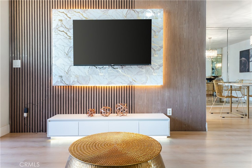 222 S Central 428