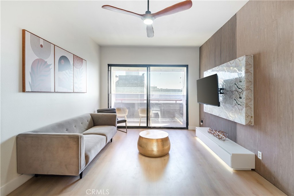 222 S Central 428