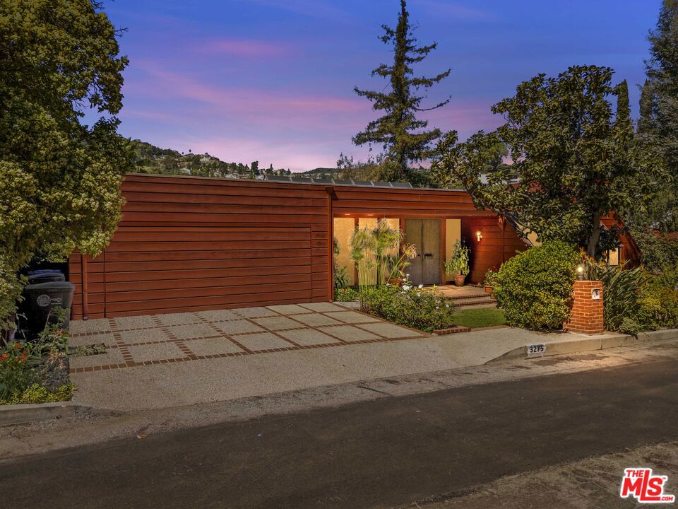 3275 Buckingham Road