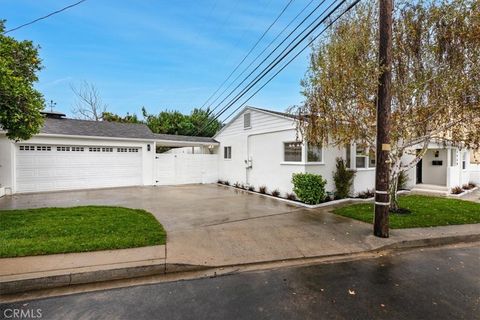 Photo of 3960 Verdugo View Drive, Los Angeles, CA 90065 (MLS # IG26026831)