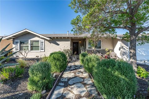 Photo of 2869 W Stonybrook Drive, Anaheim, CA 92804 (MLS # PW26050152)
