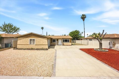 Photo of 26453 Columbia St, Hemet, CA 92544 (MLS # IV26088778)