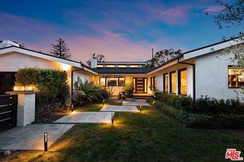 4961 Noeline Avenue Encino CA 91436