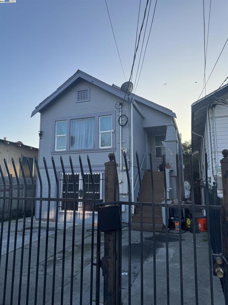 ARROYO PARK - Residential Income