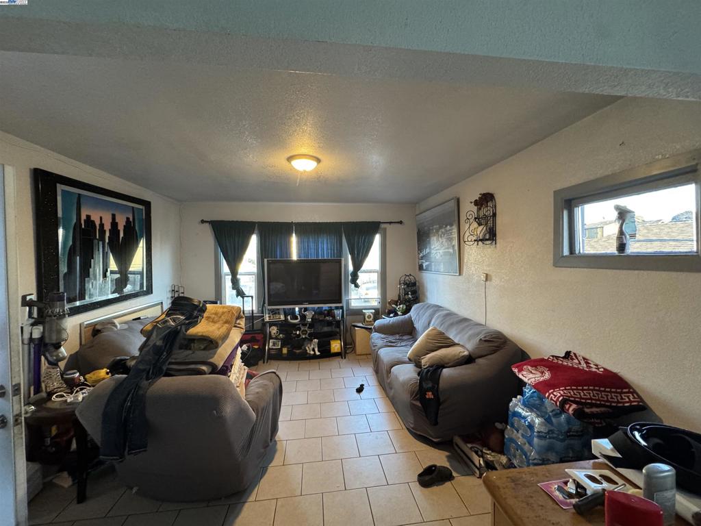 ARROYO PARK - Residential Income