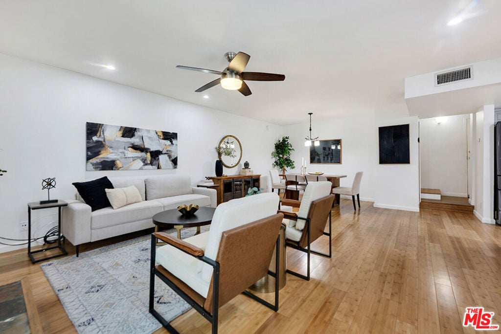 20155 Keswick Street 107, Winnetka CA 91306