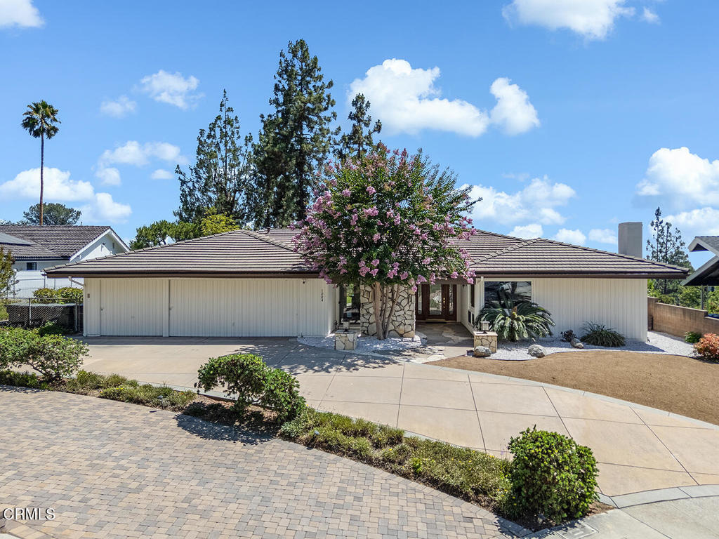 1004 El Vago Street