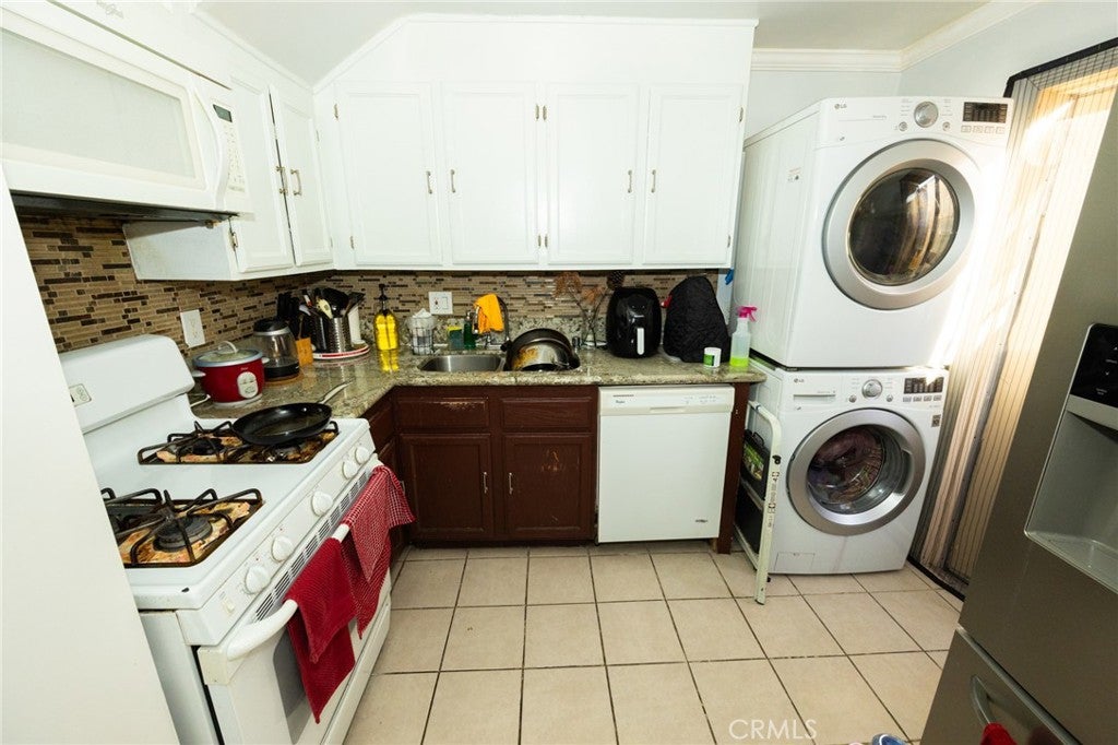 17135 Roscoe Boulevard 7