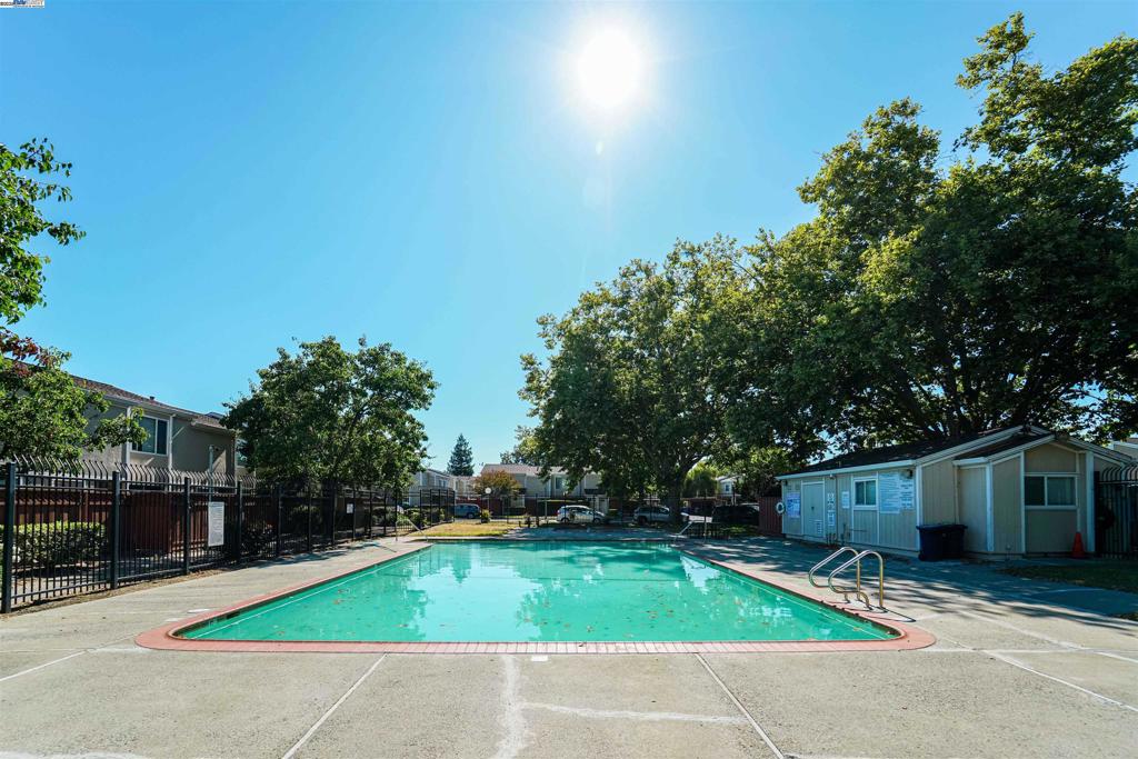 IRVINGTON - Residential