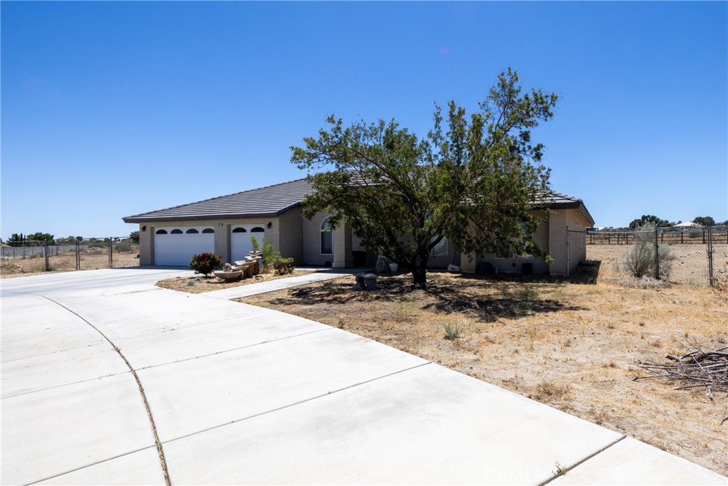 11671 Desert View
