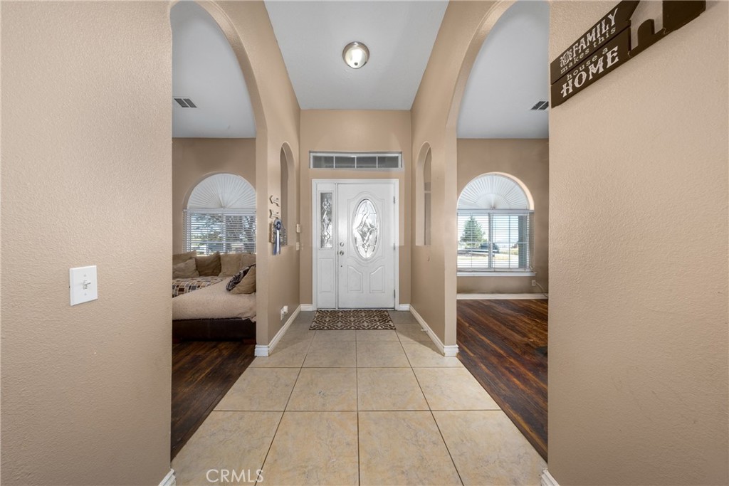 11671 Desert View