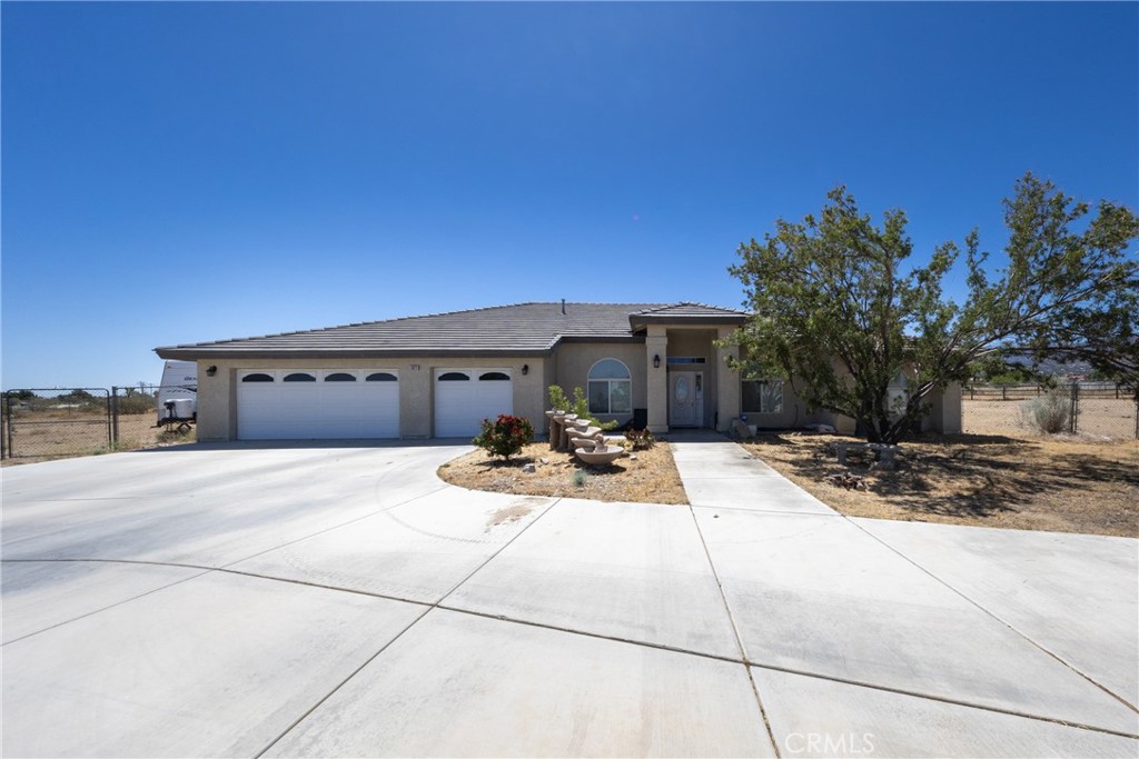 11671 Desert View