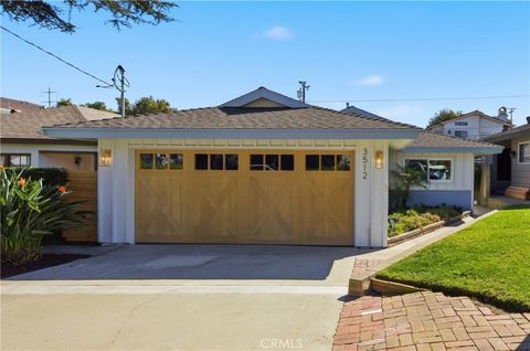 Photo of 3512 Maple Ave, Manhattan Beach, CA 90266 (MLS # SB26060772)