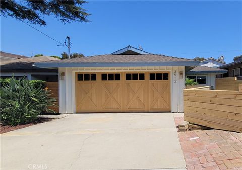 Photo of 3512 Maple Ave, Manhattan Beach, CA 90266 (MLS # SB26060772)