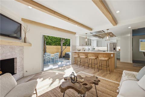 Photo of 3512 Maple Ave, Manhattan Beach, CA 90266 (MLS # SB26060772)