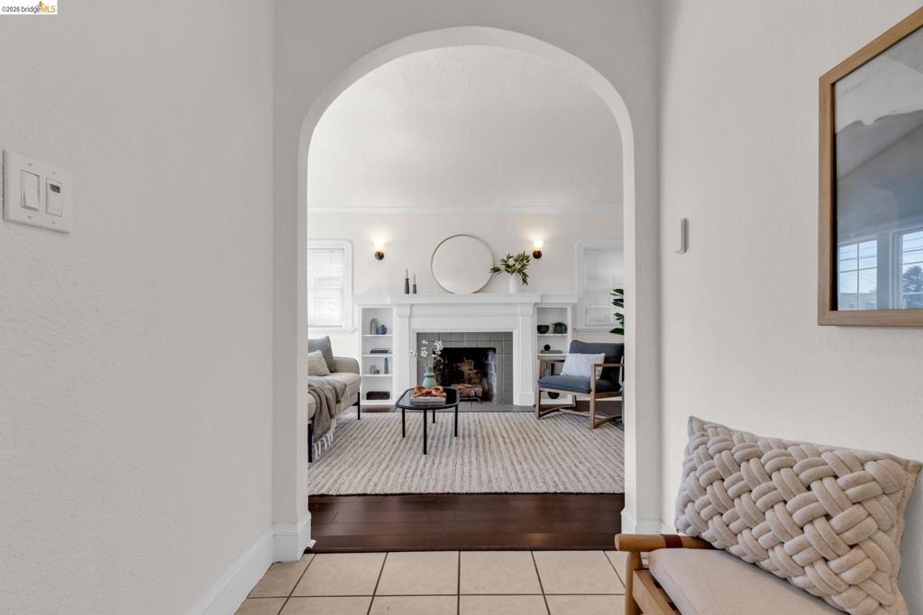 2907 Seminary Ave