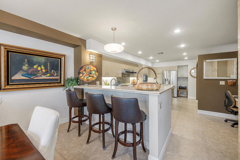 208 Kavenish Drive 208