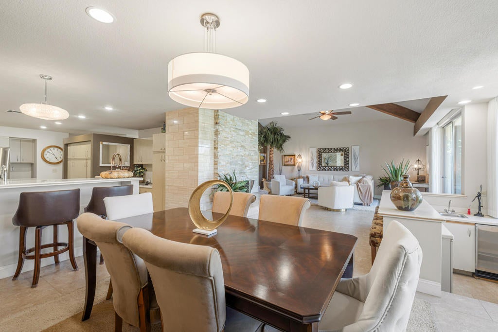 208 Kavenish Drive 208