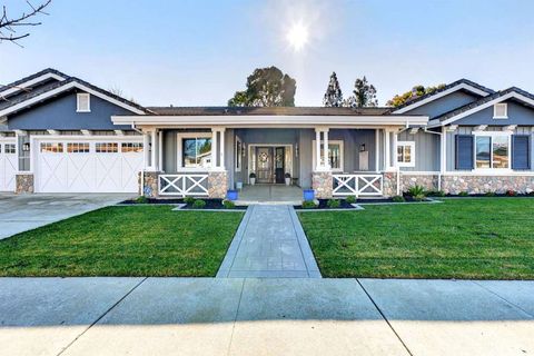 Photo of 2571 Merlot Ln Ln, Livermore, CA 94550 (MLS # 41120930)