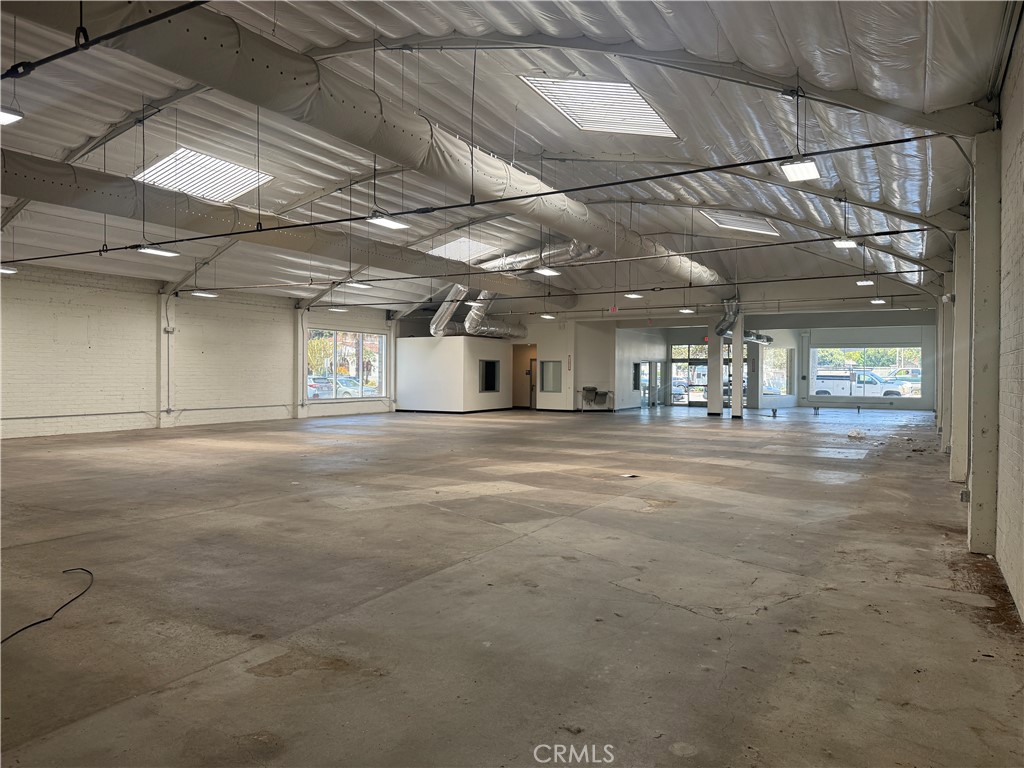 218 W Commonwealth