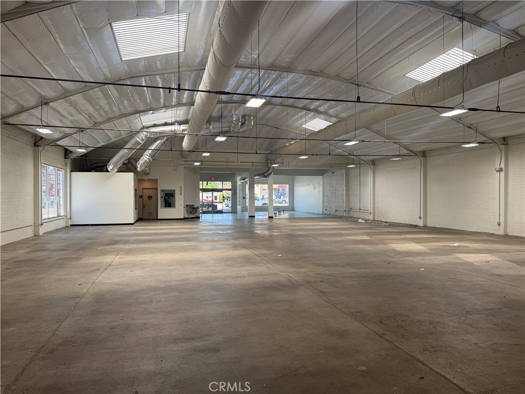 218 W Commonwealth