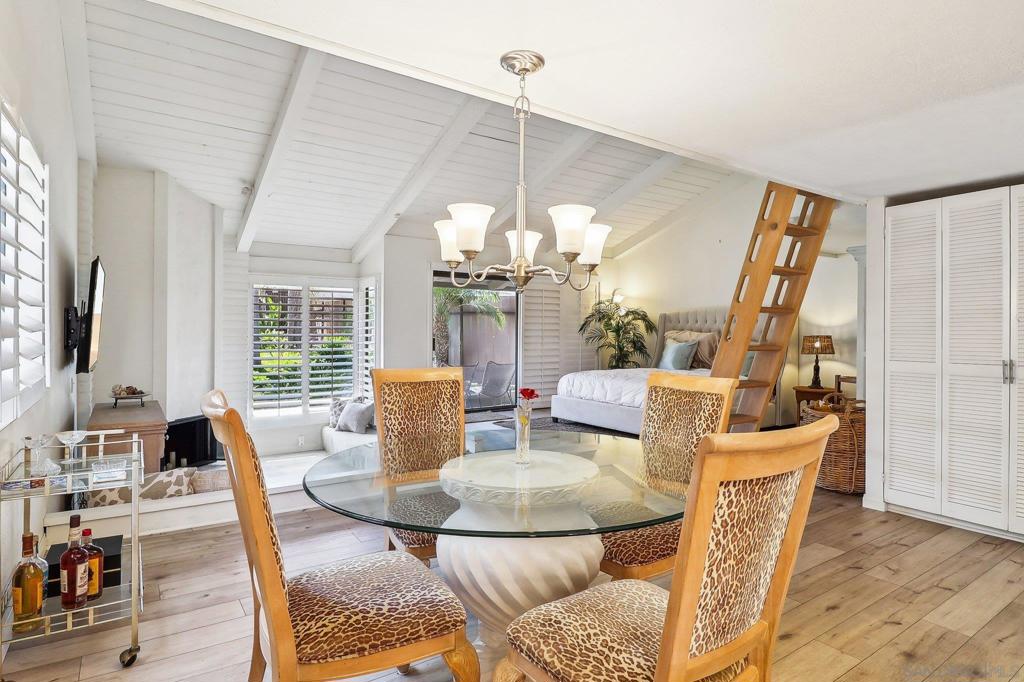 La Costa - Residential
