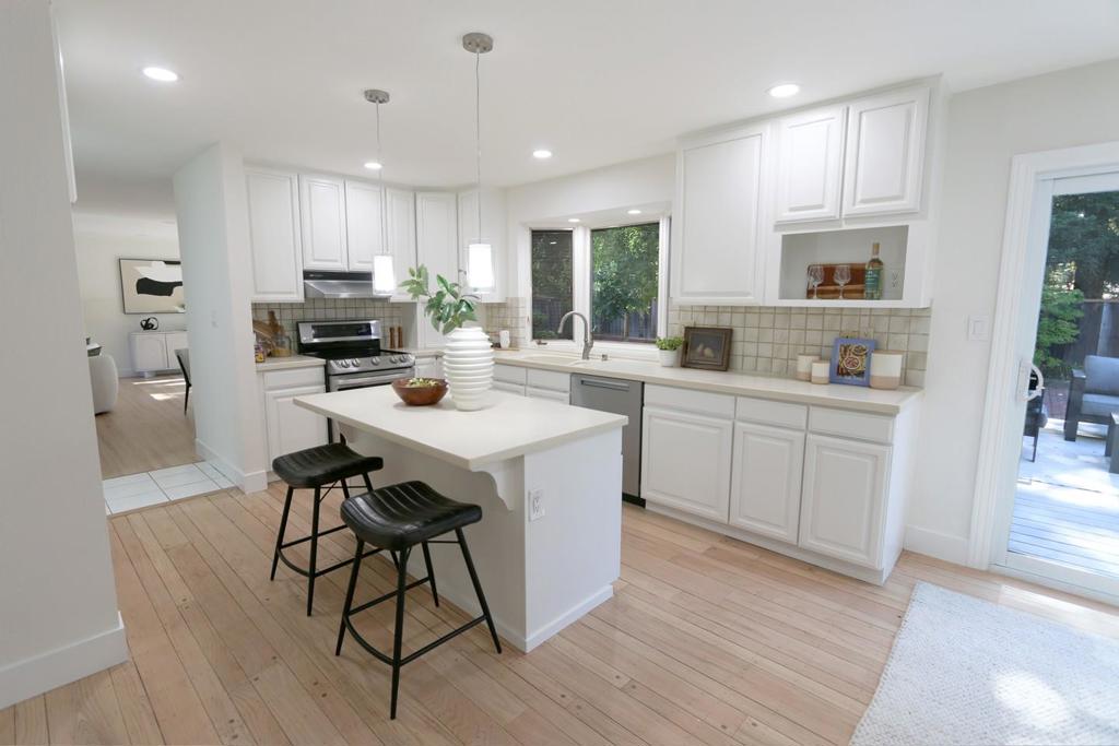 1522 Jamestown Drive