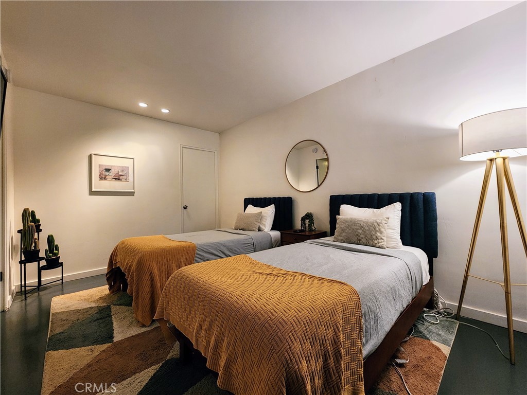 Indian Canyon Villas (33456) - Residential Lease