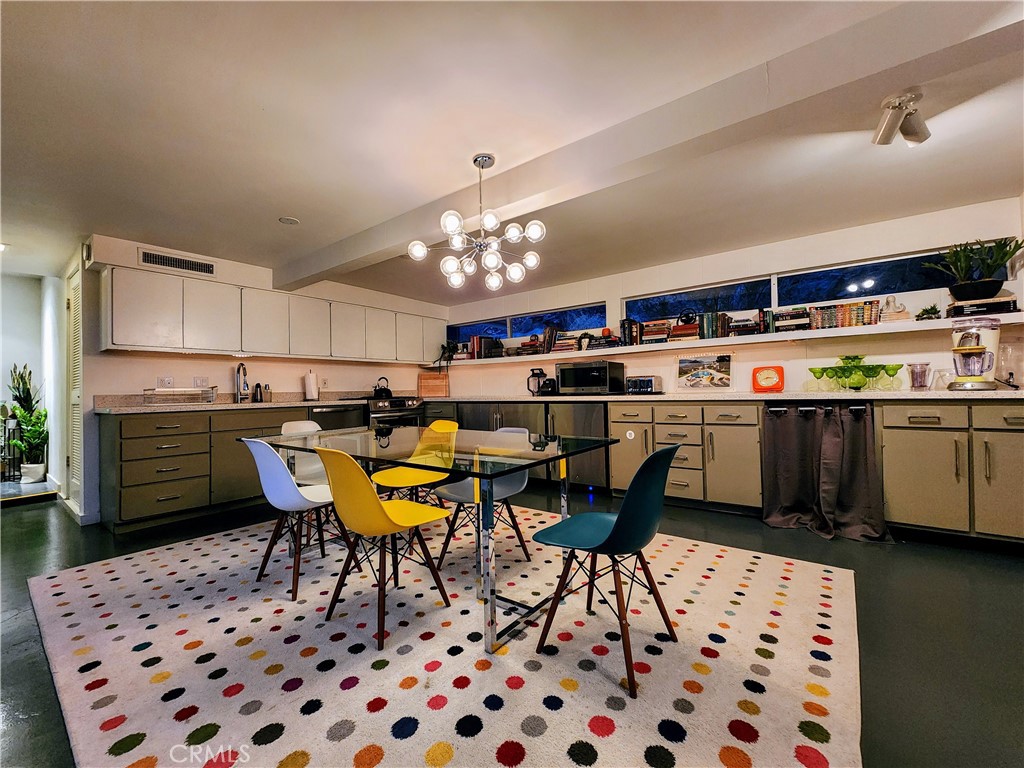 Indian Canyon Villas (33456) - Residential Lease