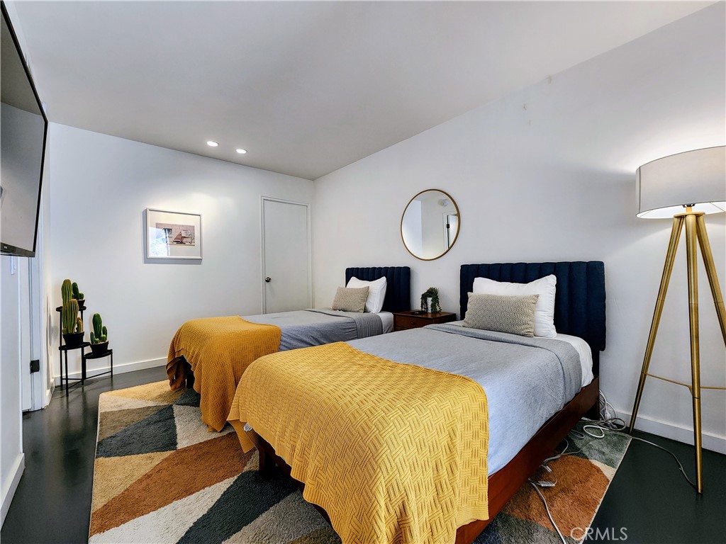 Indian Canyon Villas (33456) - Residential Lease