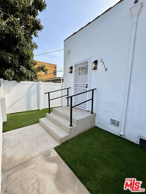 Photo of 3900 2nd Avenue #2318, Los Angeles, CA 90008 (MLS # 26636153)