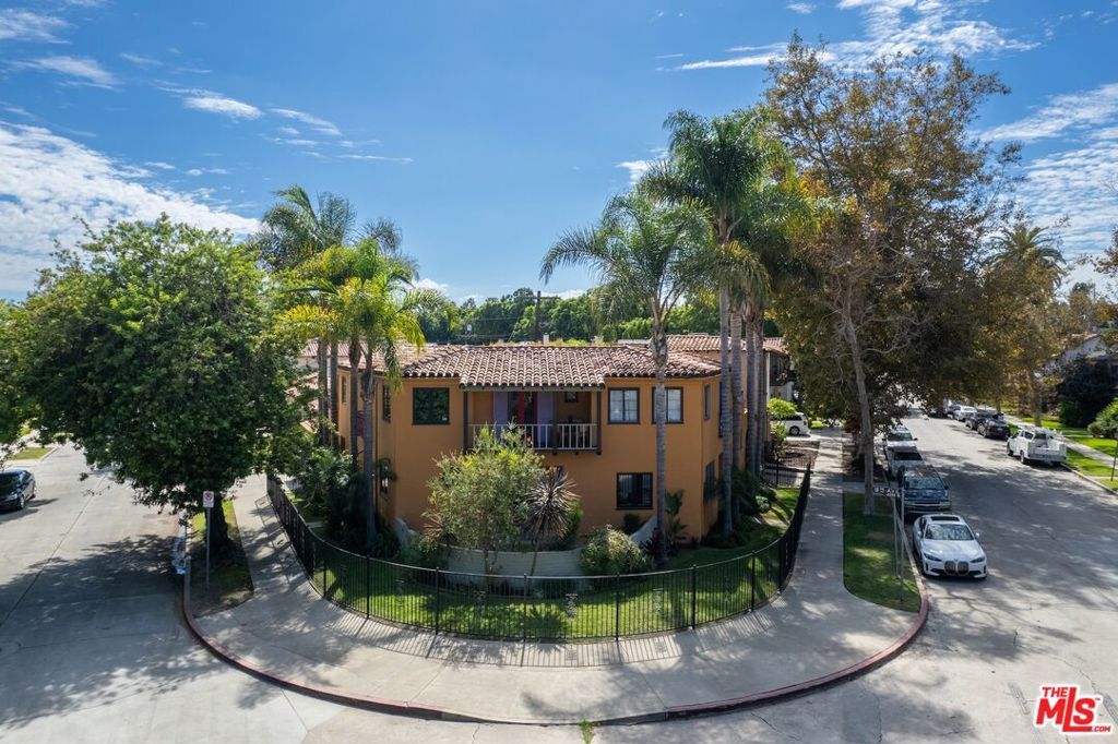 Photo of 4247 9th Avenue, Los Angeles, CA 90008 (MLS # 25602289)