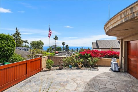 Tiny photo for 535 High Dr Dr, Laguna Beach, CA 92651 (MLS # LG25102495)