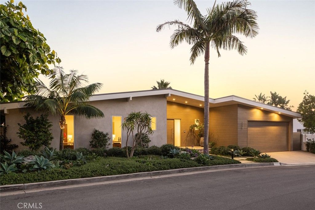 Photo of 1238 Anacapa Way, Laguna Beach, CA 92651 (MLS # OC26073307)