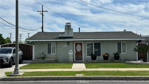 Photo of 1414 W Shorb St, Alhambra, CA 91803 (MLS # DW26072431)