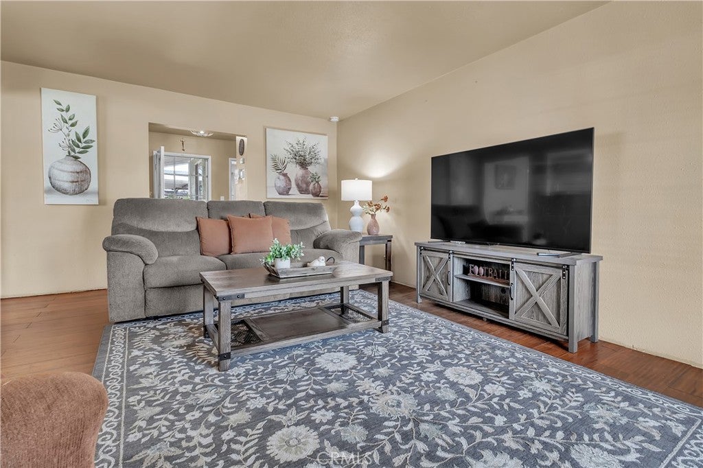 1414 W Shorb