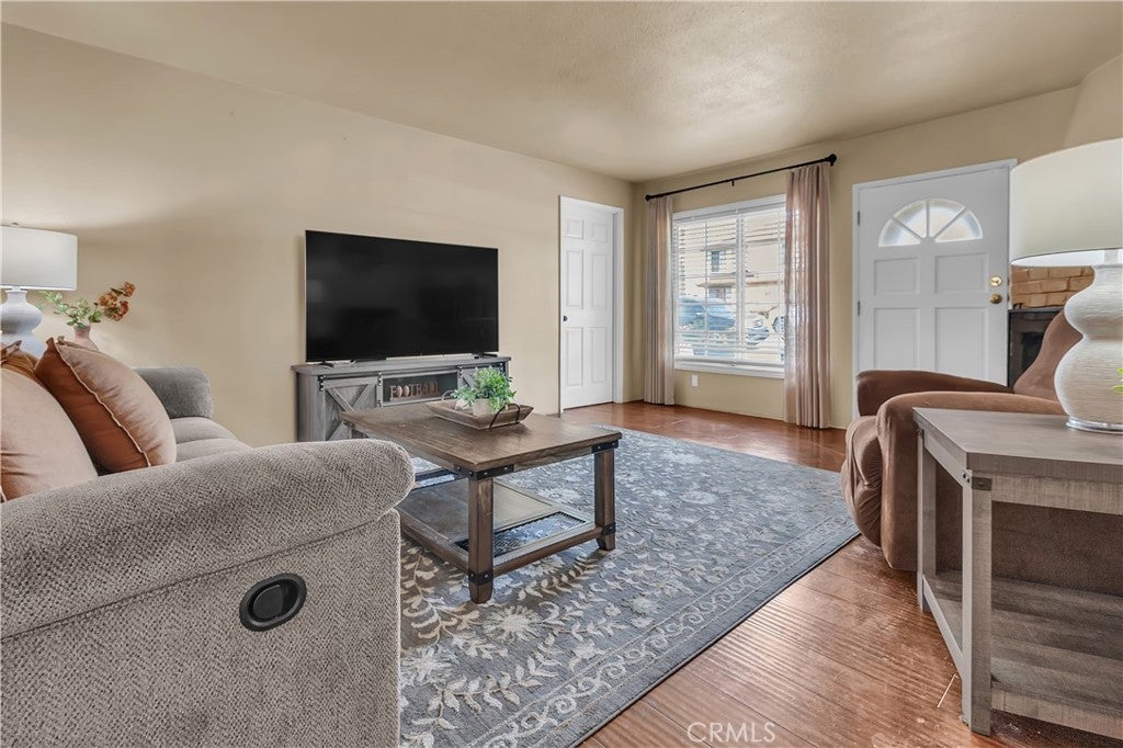 1414 W Shorb