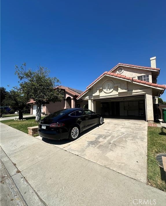 Main image without alt text