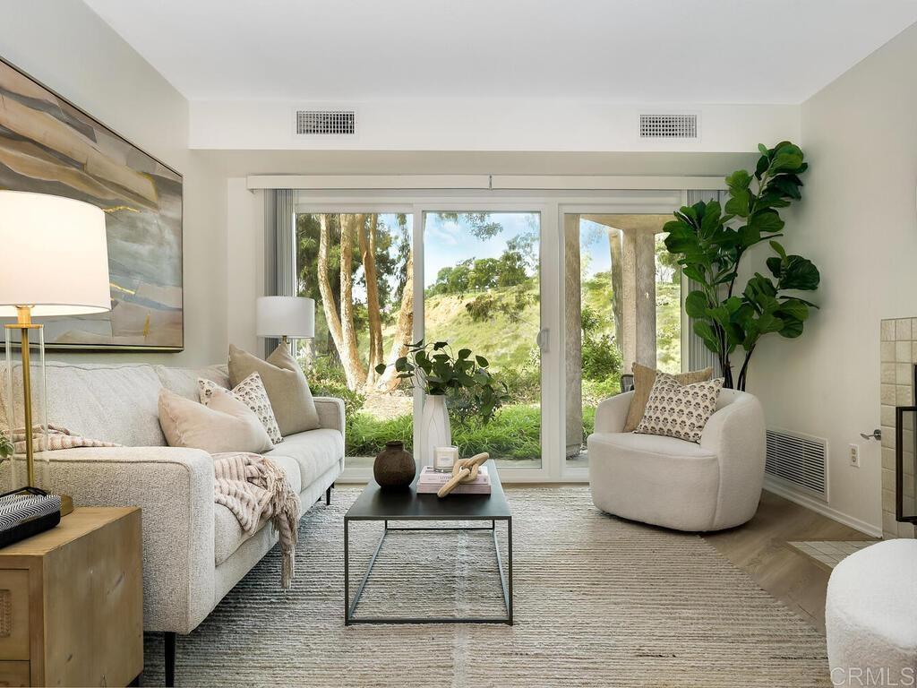 7263 Camino Degrazia 31, San Diego CA 92111