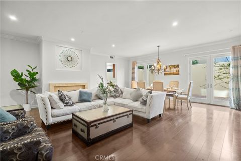 Photo of 143 N Arnaz Drive #102, Beverly Hills, CA 90211 (MLS # WS26029017)