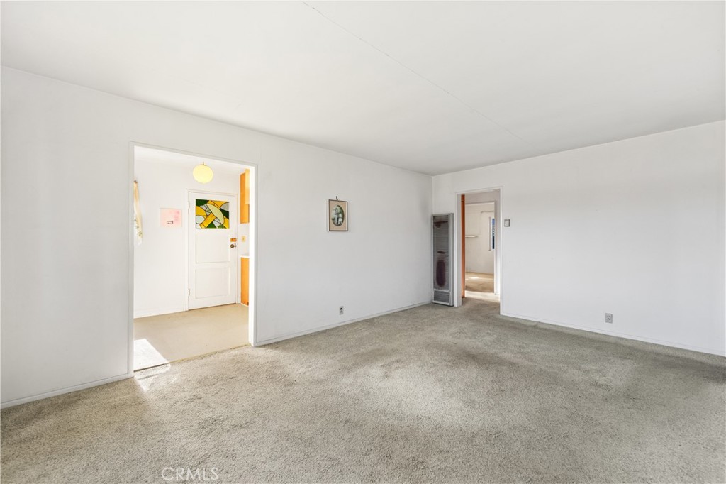 12235 12235 Menlo Avenue