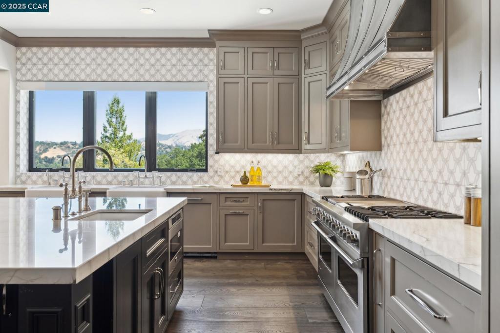 ALAMO RANCH ESTS - Residential