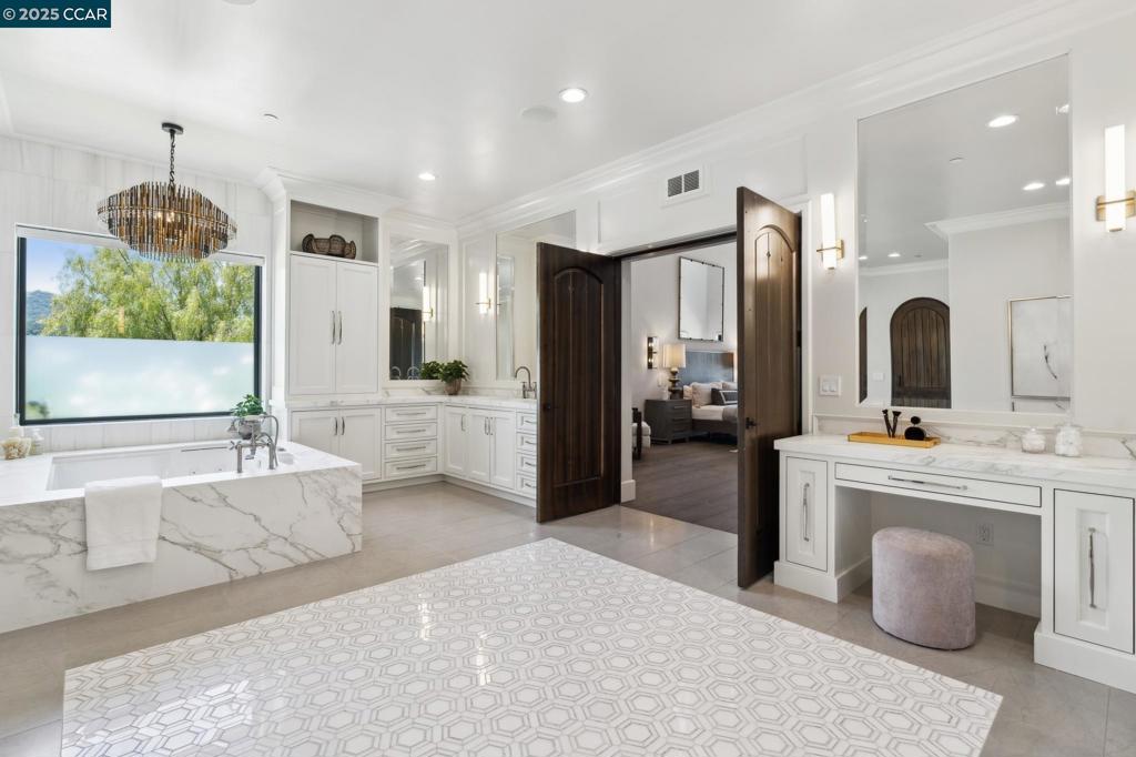 ALAMO RANCH ESTS - Residential