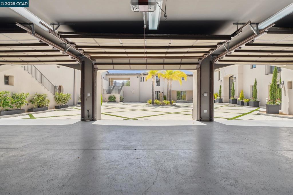 ALAMO RANCH ESTS - Residential