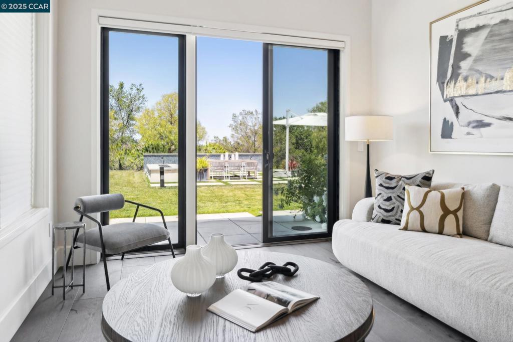 ALAMO RANCH ESTS - Residential