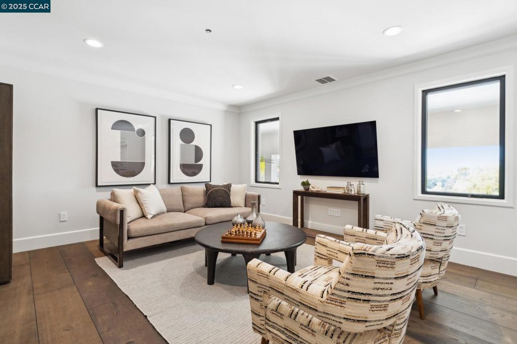 ALAMO RANCH ESTS - Residential