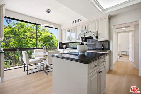 Tiny photo for 325 N Oakhurst Drive #405, Beverly Hills, CA 90210 (MLS # 26849715)